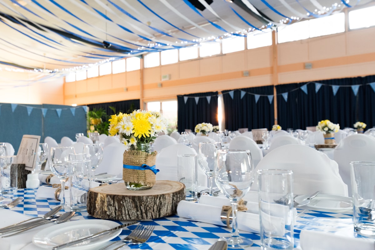 Table de mariage dressée avec soin